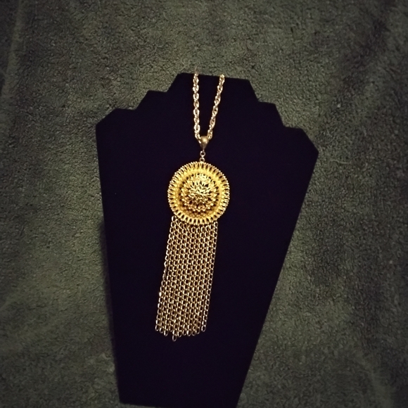 Statement Necklace Goldtone 19 In - Picture 7 of 7